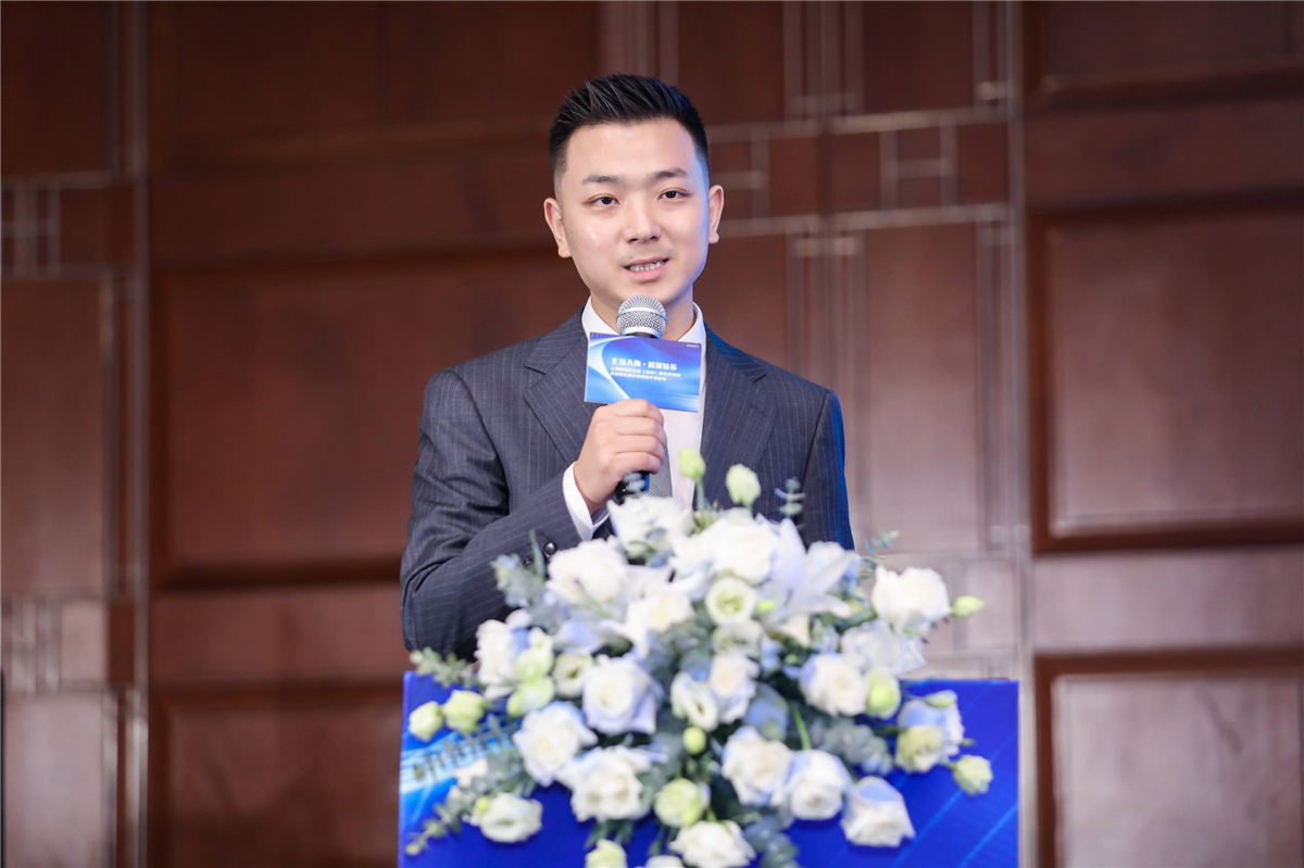 RUI_9300.jpg